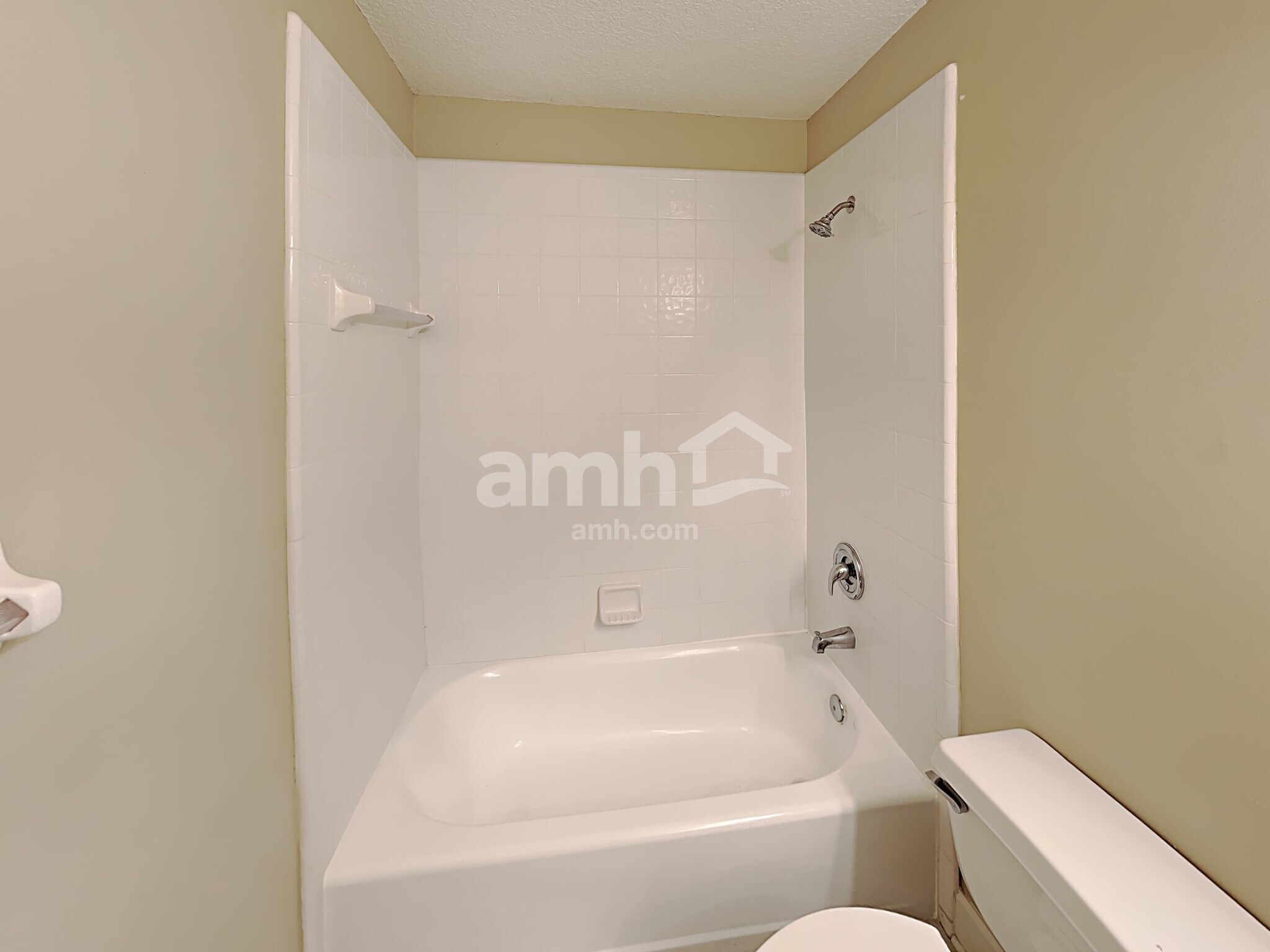 Building Photo - 805 Putters Green Way N