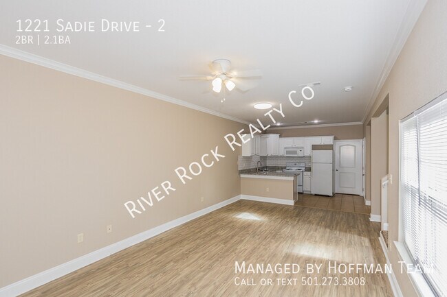 Building Photo - 1221 Sadie Dr