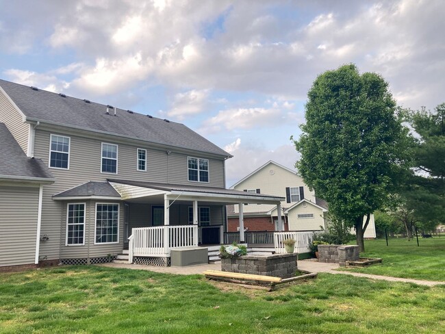 Building Photo - The Village at Pine Valley