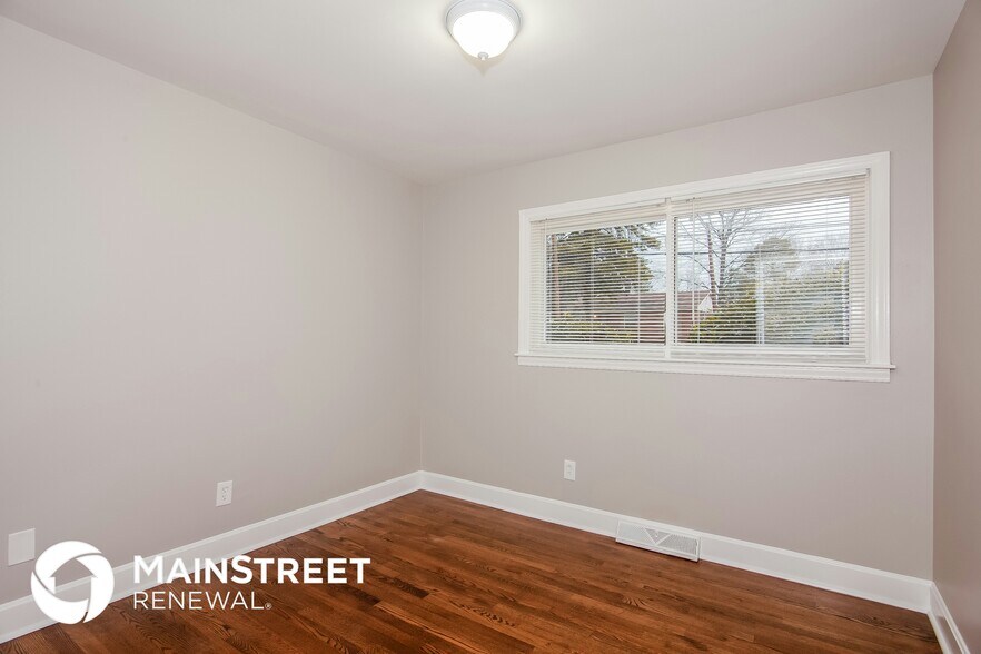 Building Photo - 4423 Brooktree Dr