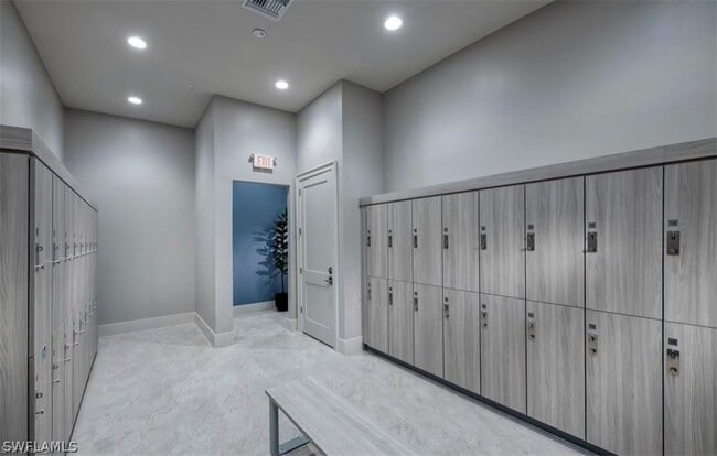 Building Photo - 19600 Hinkley Dr