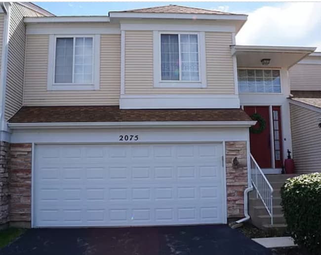 Primary Photo - 2075 College Green Dr