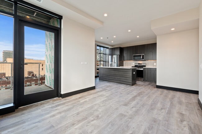 Building Photo - 1123 W Randolph St