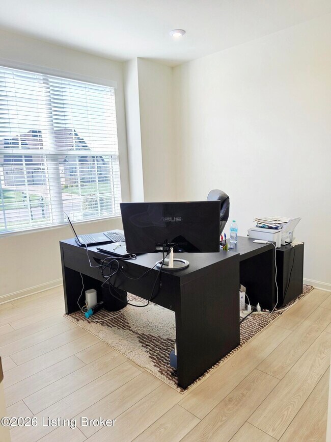 Building Photo - 17505 Shakes Creek Dr