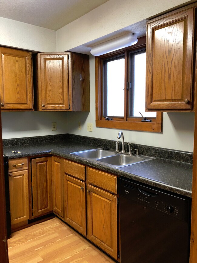 Building Photo - 5652 Thea Ln