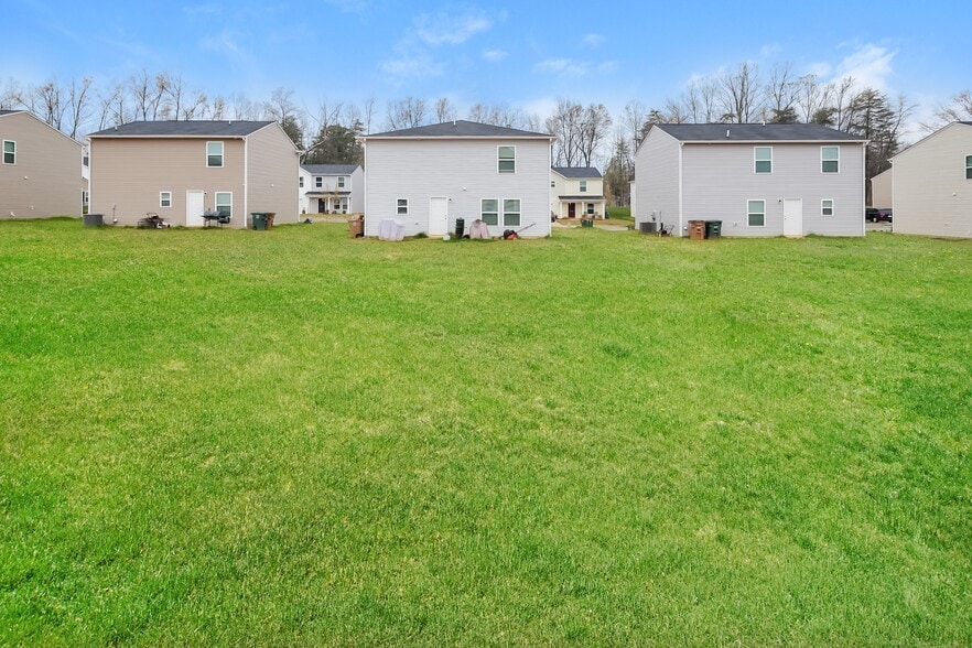 Building Photo - 207 Pleasant Willow Pl