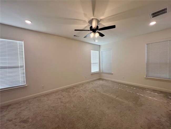 Building Photo - 3006 S 14th Pl