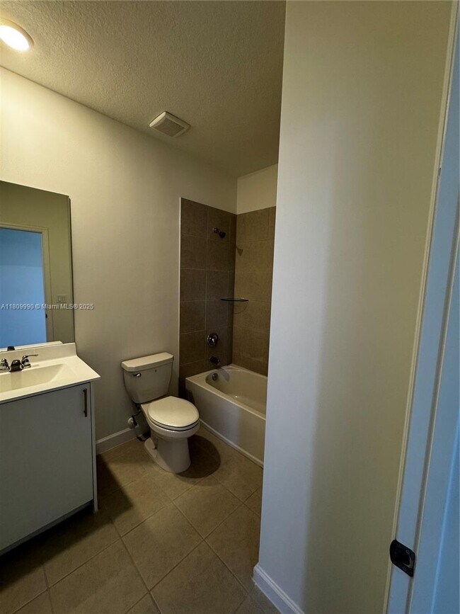 Building Photo - 128 SW 184th Way