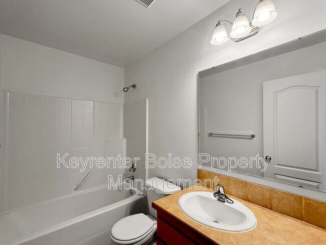 Building Photo - 2144 S Dorothy Ave