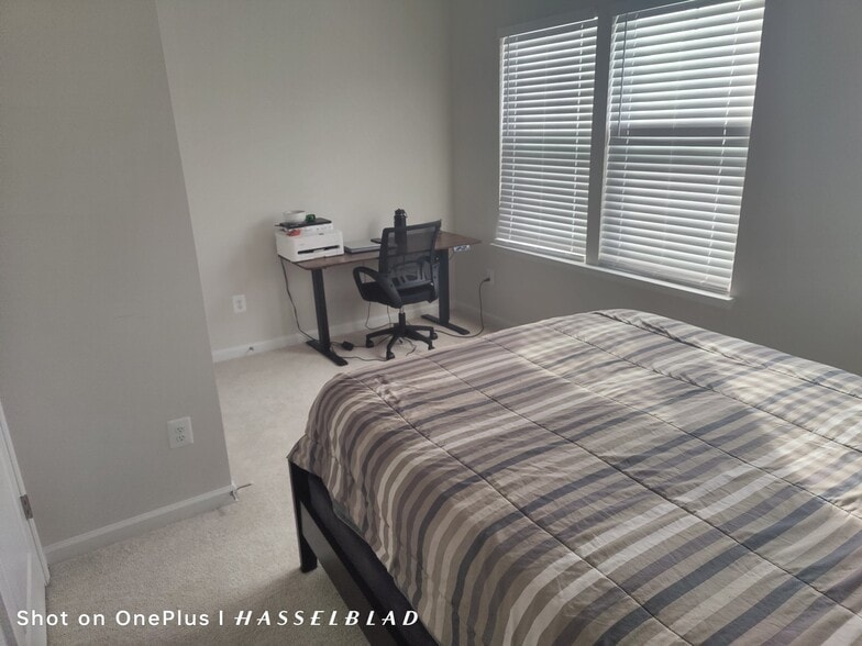 Building Photo - 3418 Chester Aly