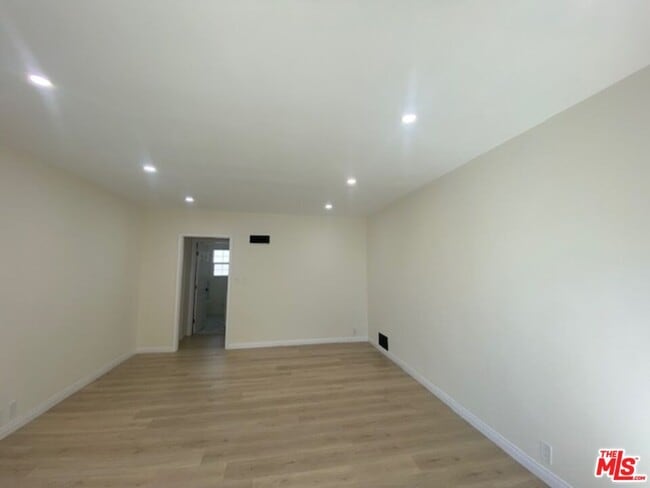 Building Photo - 1600 N Martel Ave