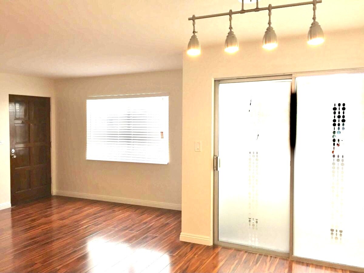 Building Photo - 1130 9th St