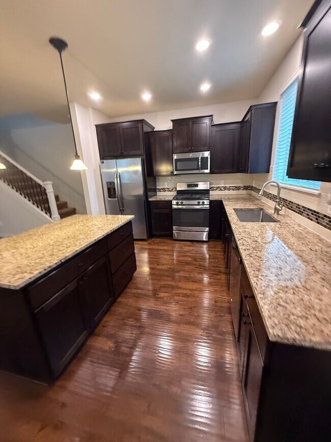 Building Photo - Impressive North Plains Home Backing to Protected Green Space – Move-In Ready!