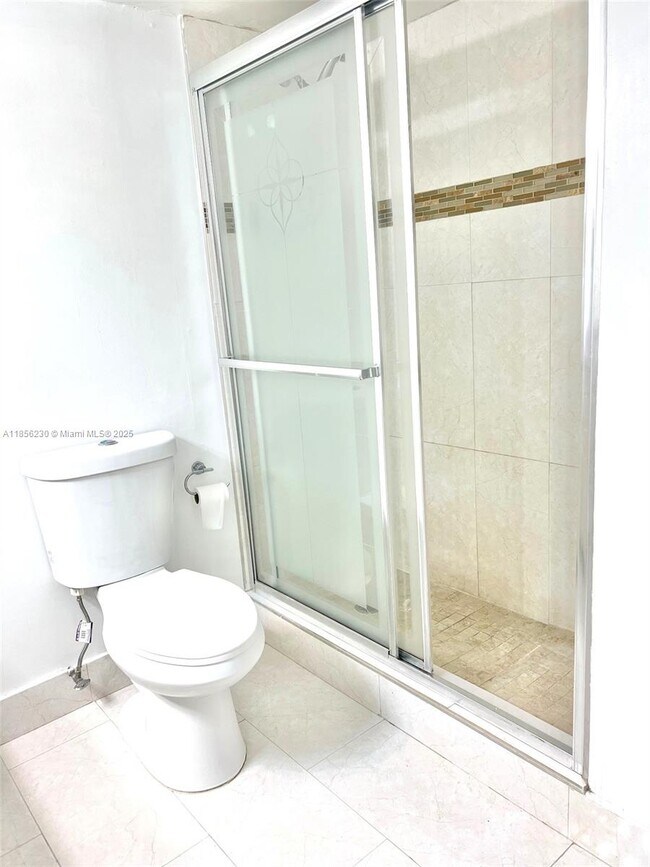 Building Photo - 15840 SW 90th Ct