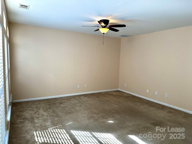 Building Photo - 7946 Mariners Pointe Cir