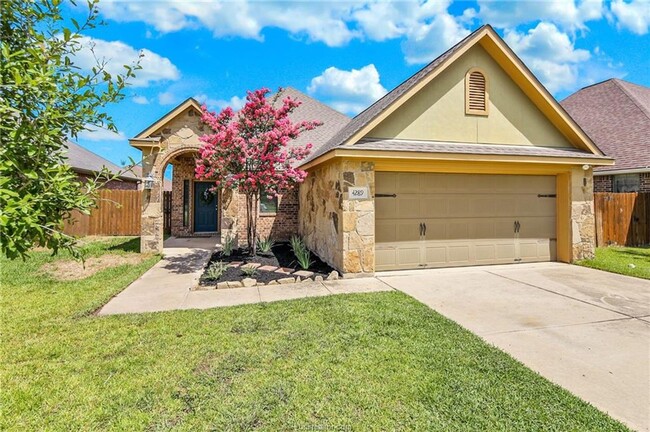 Primary Photo - Available March! 3 Bed, 3 Bath in Castle Rock