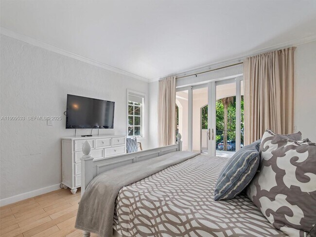 Building Photo - 19116 Fisher Island Dr