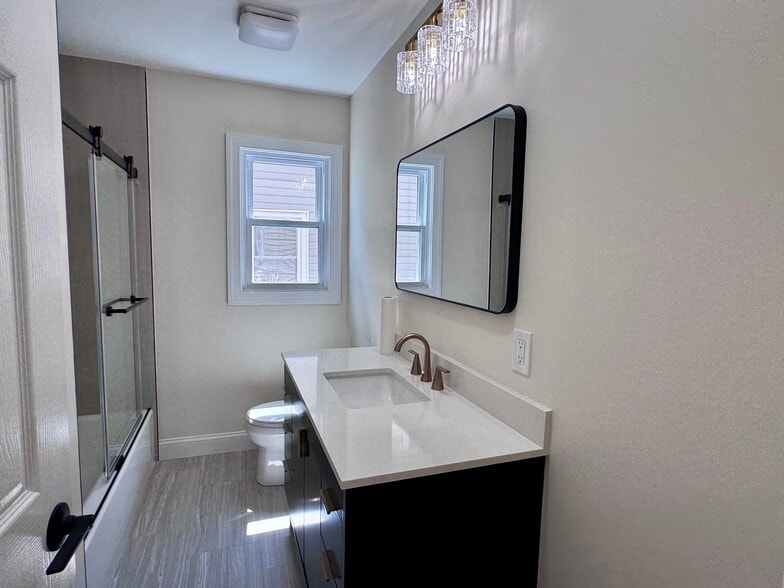 Beautiful Bathroom - 47 Sherwood Ave