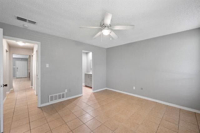 Building Photo - 3415 S Meadow Dr