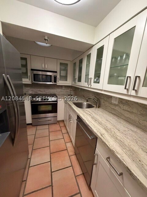Building Photo - 2401 Collins Ave