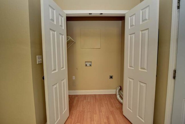 Building Photo - 719 42nd Ave