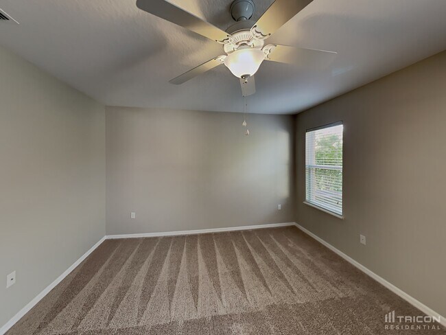 Building Photo - 1617 Tamarind Rd