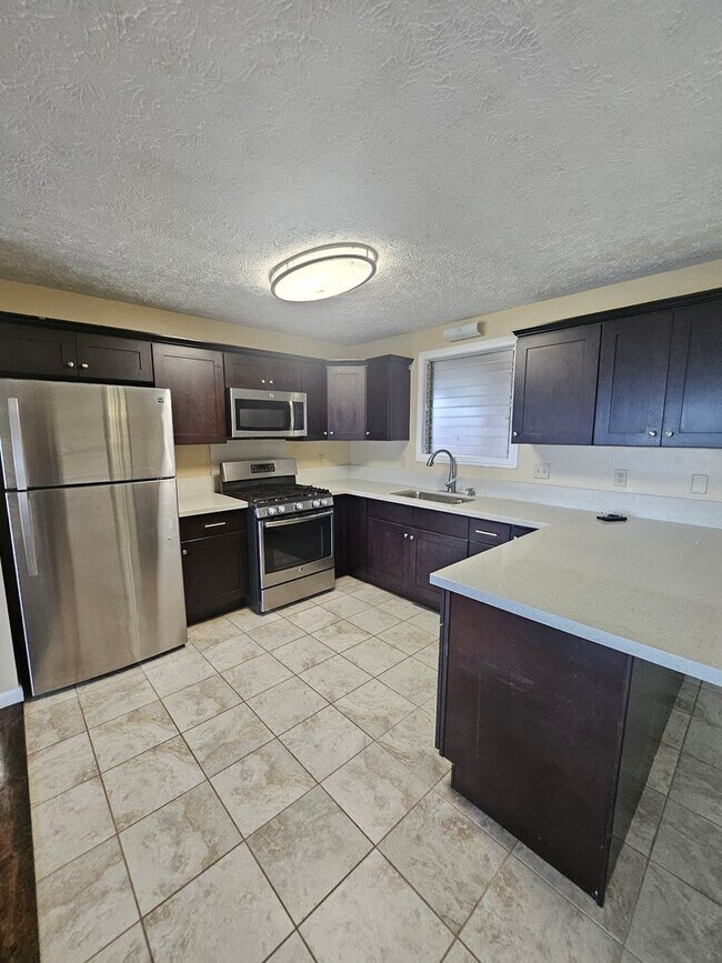 Building Photo - Beautiful 3 bedroom home in Hilo