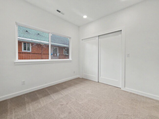 Building Photo - 3538 S Hudson St