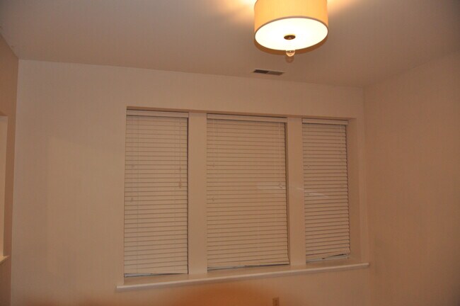 Building Photo - 5936 McPherson Ave