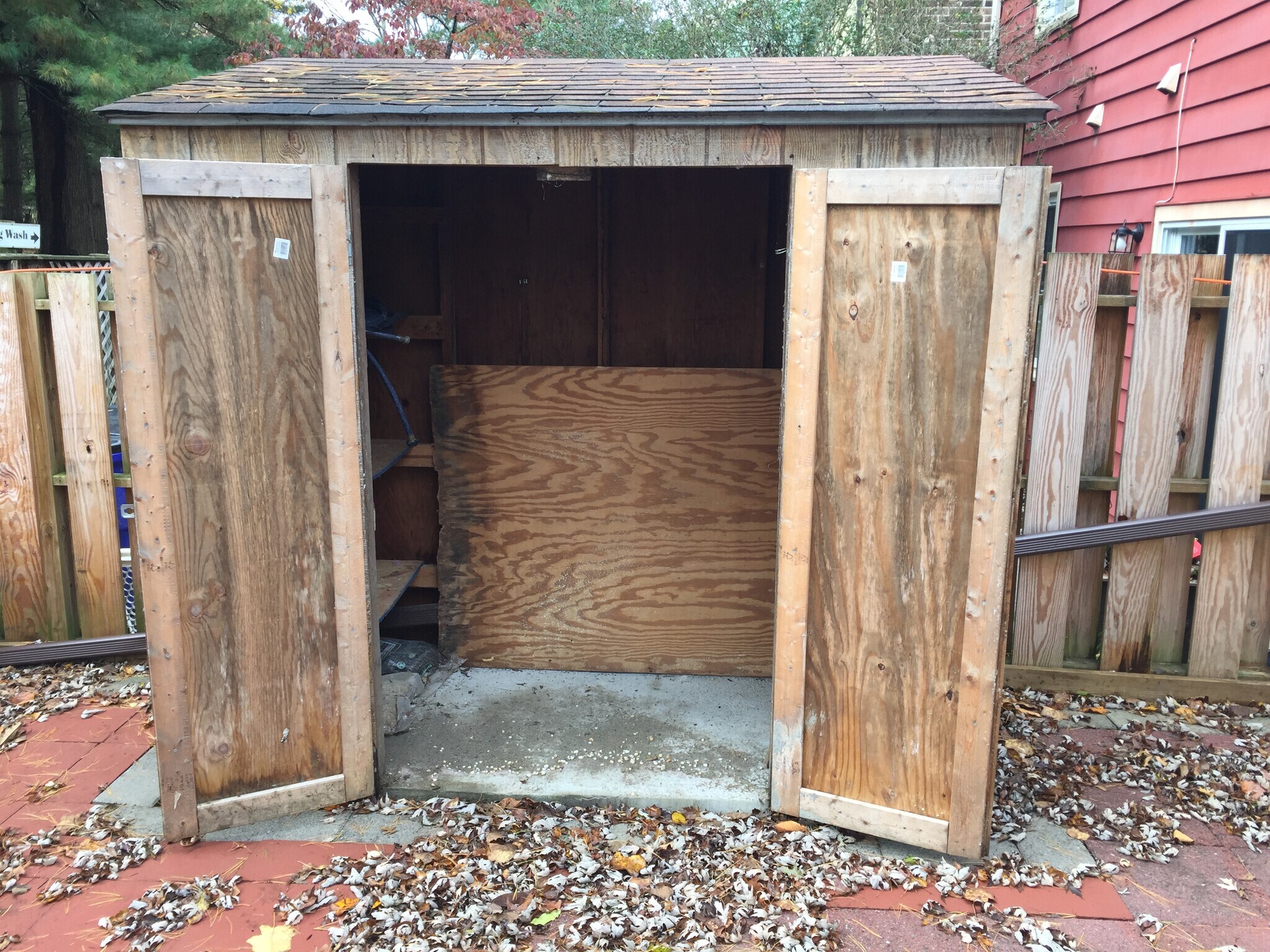 Outside Storage - 2805 Wellesley Ct