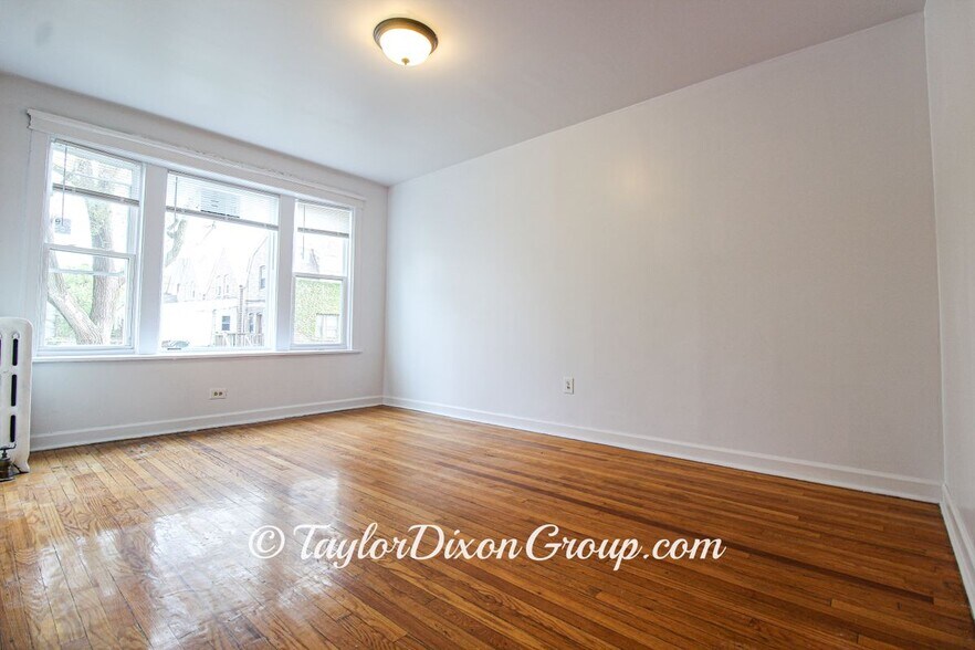 Building Photo - 506 E 70th St