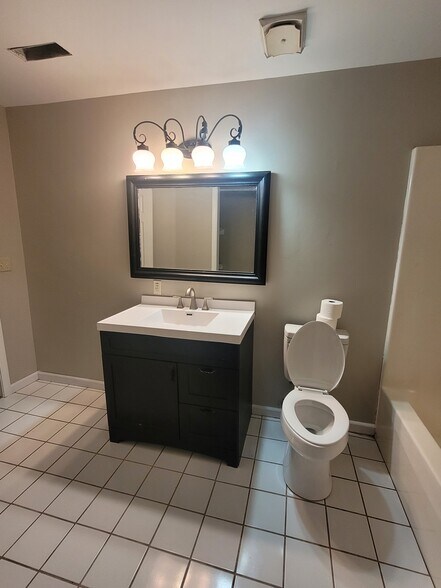 Building Photo - 2207 Weathered Rock Rd