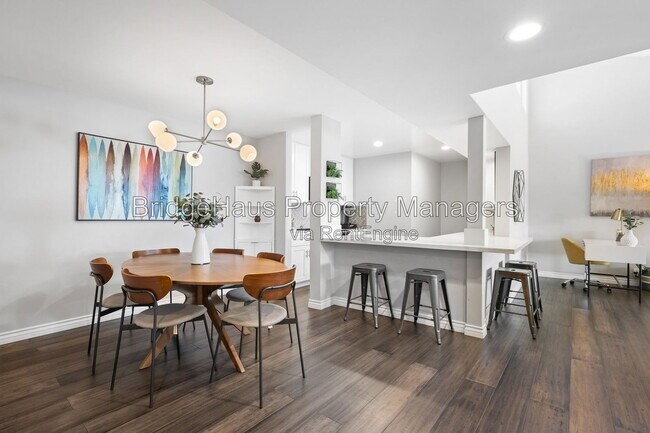 Building Photo - 2607 Pirineos Way
