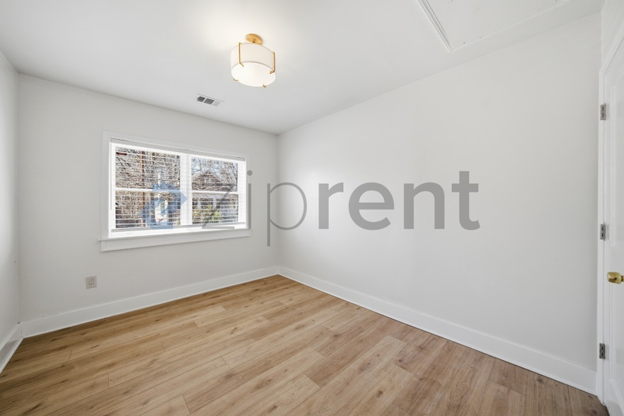 Building Photo - 1264 Hartford Ave SW