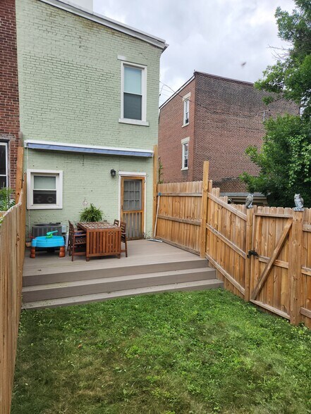 Building Photo - 167 46th St