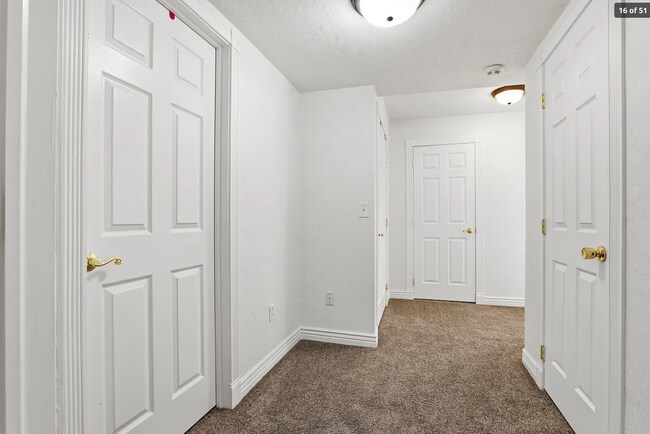 Building Photo - 1403 S 600 W