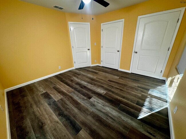 Building Photo - 603 E Alameda St