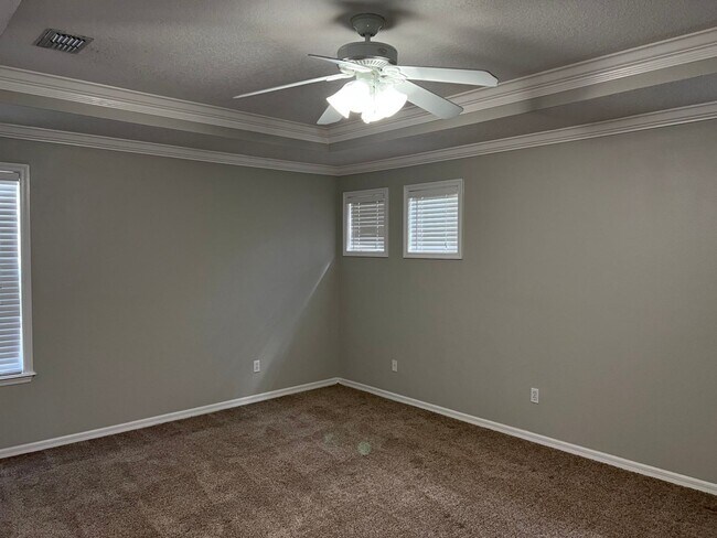Building Photo - Stunning Windermere Home in Gated Communit...