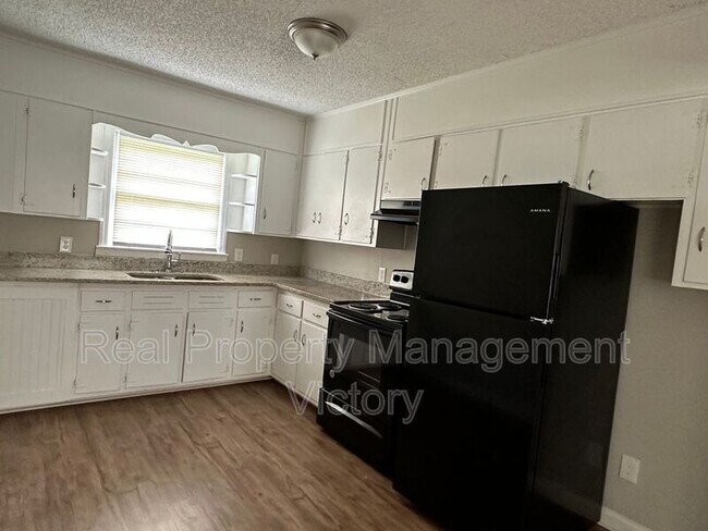 Building Photo - 2601 2nd St NW