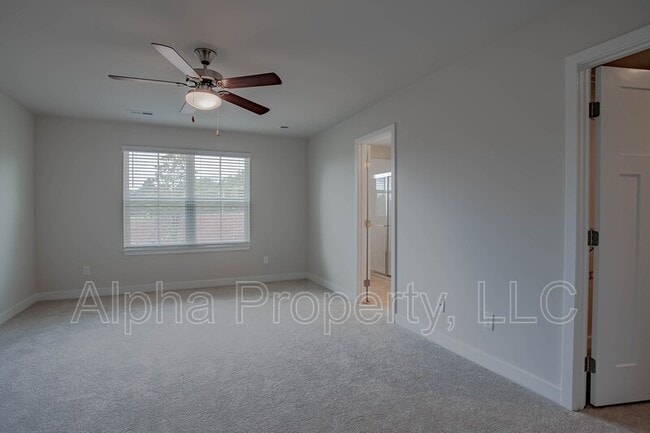 Building Photo - 219 Clearwood Dr