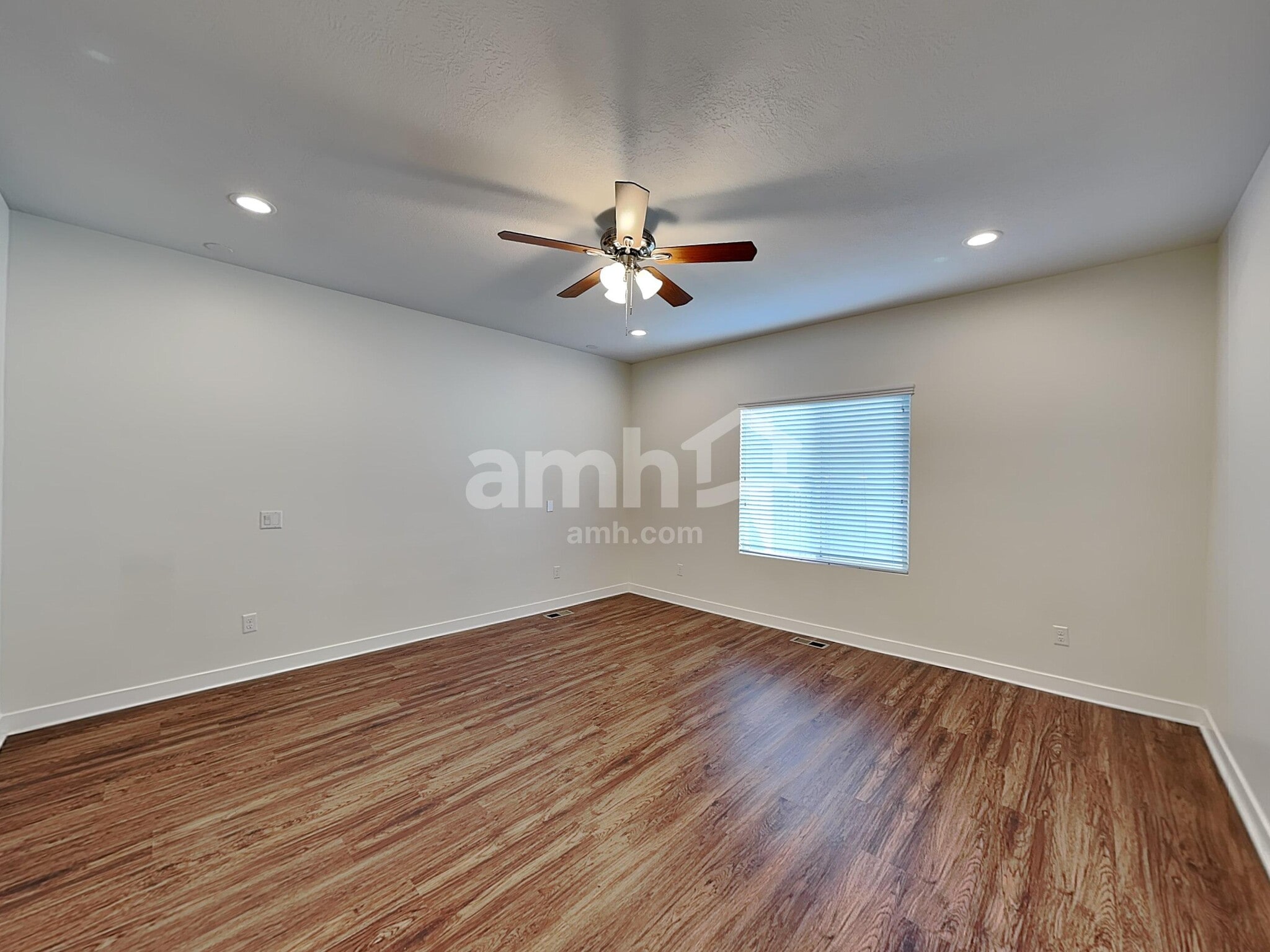 Building Photo - 602 Koins Way