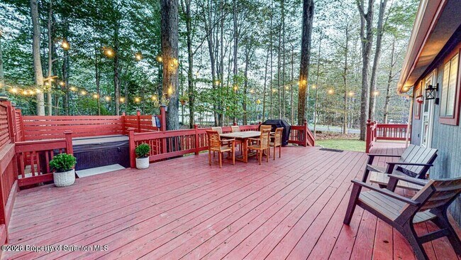 Building Photo - 2823 Fairhaven Dr