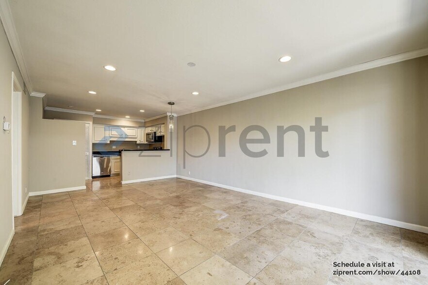 Building Photo - 5315 Fleetwood Oaks Ave