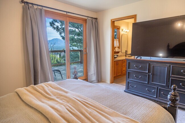 Building Photo - 14445 River Oaks Dr