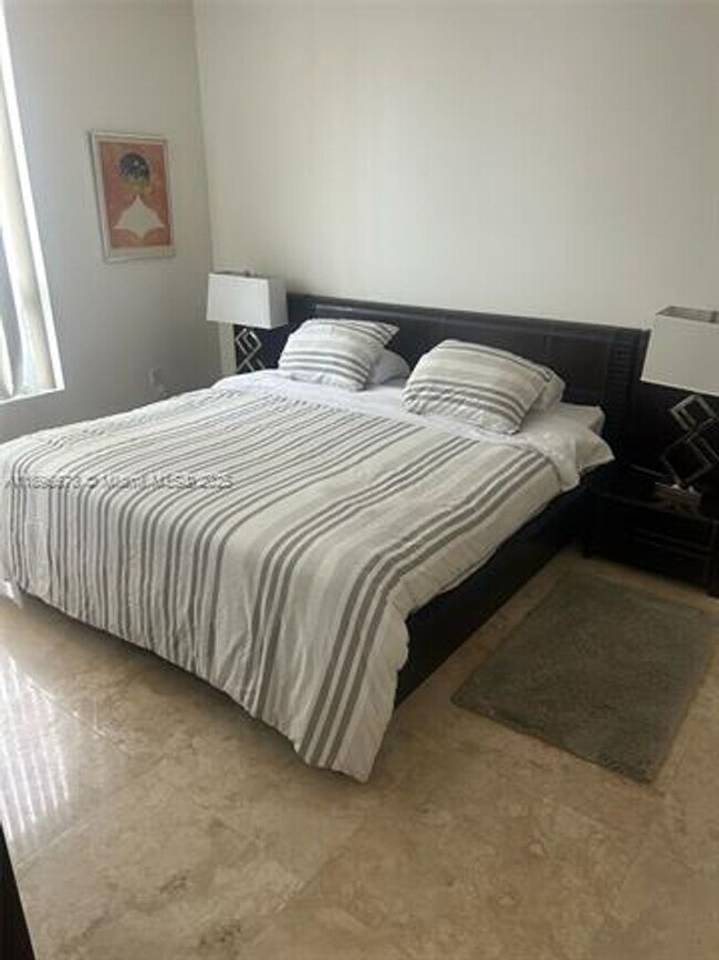 Building Photo - 6365 Collins Ave