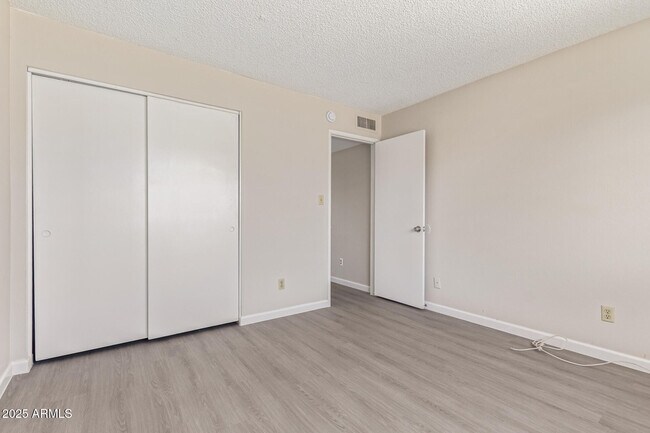 Building Photo - 7342 W Minnezona Ave