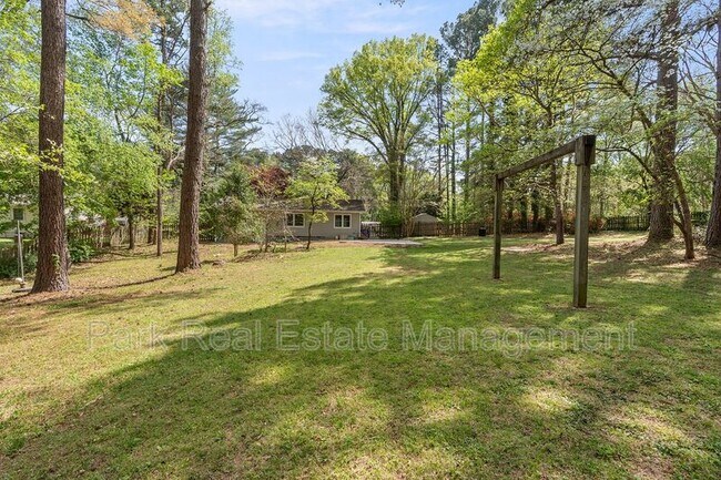 Building Photo - 8907 Rollingwood Rd