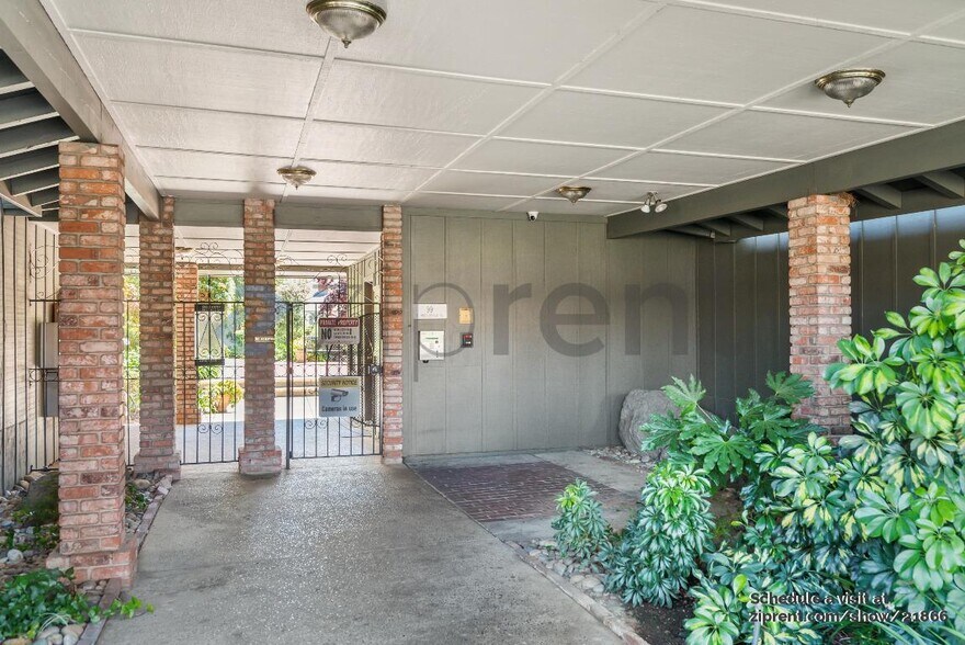 Building Photo - 99 E Middlefield Rd