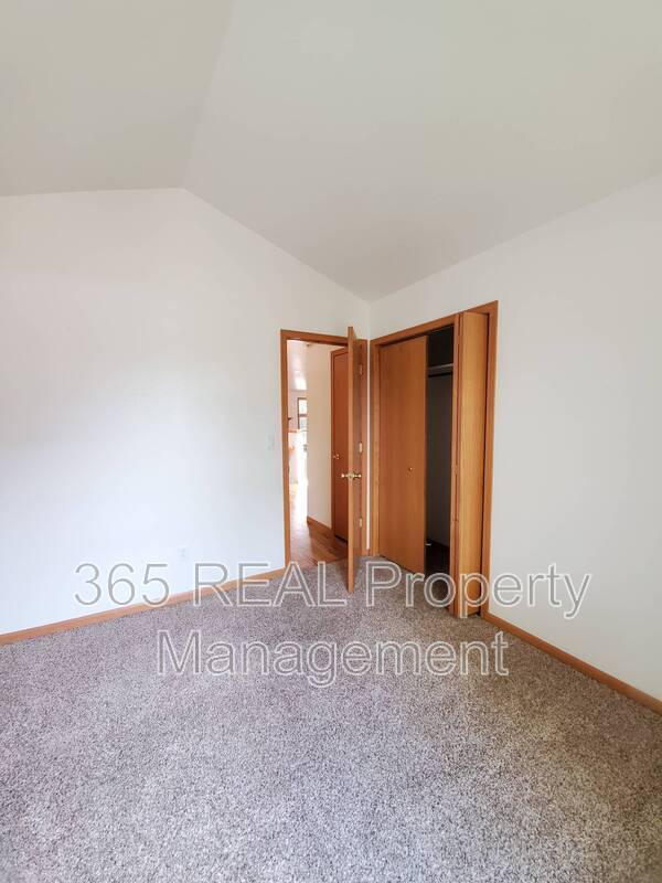 Building Photo - 5601 W 18th St