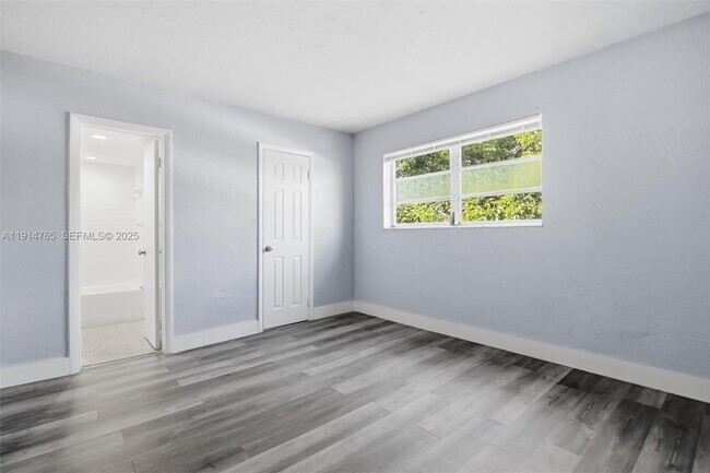 Building Photo - 2405 NW 135th St